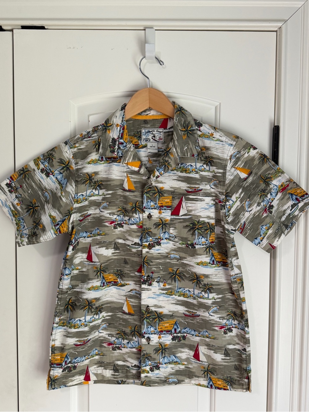 The Children’s Place Boys Large Tropical Short-Sleeve Button-Up Shirt